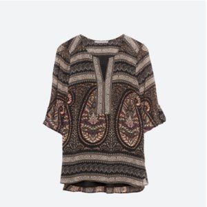 DANIEL RAINN “Wiley” stunning split-neck, sheer blouse in size Medium.